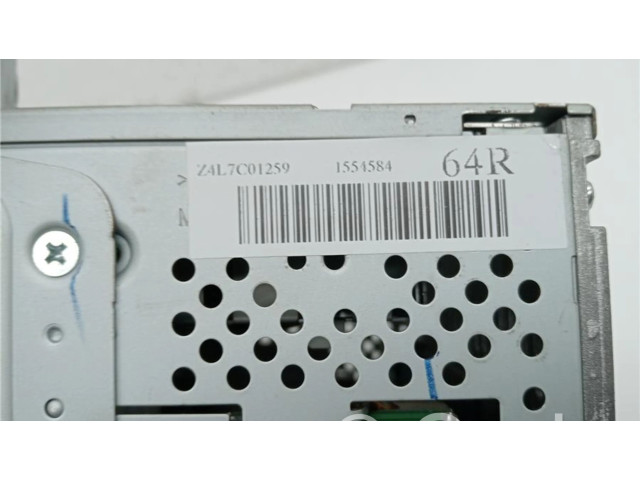 Радио/ проигрыватель CD/DVD / навигация