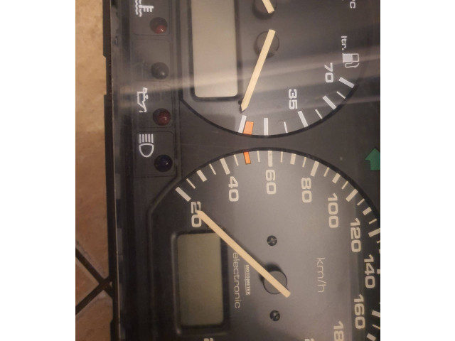 Панель приборов 357919033FG, 5220032330   Volkswagen PASSAT B3       