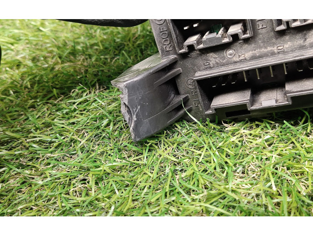 Блок предохранителей 919501G010   KIA Rio    