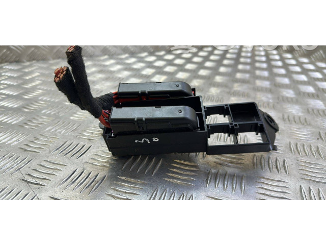   Pojistková skříňka 4L0971845A   Audi Q7 4L 2014