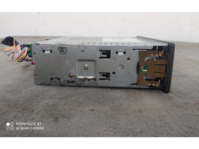 Радио/ проигрыватель CD/DVD / навигация