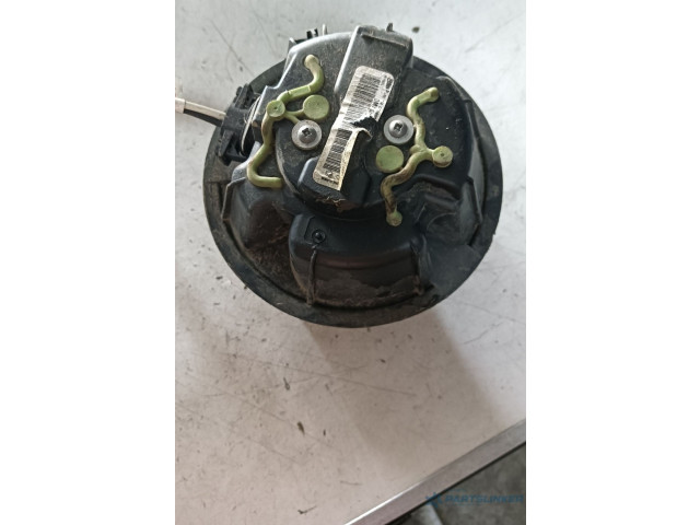 Вентилятор печки    240759865r   Dacia Duster