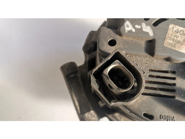 Генератор 06D903016A Audi A4 S4 B7 8E 8H 2.0