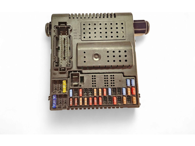 Блок предохранителей 30765643, 28043320   Volvo XC90    