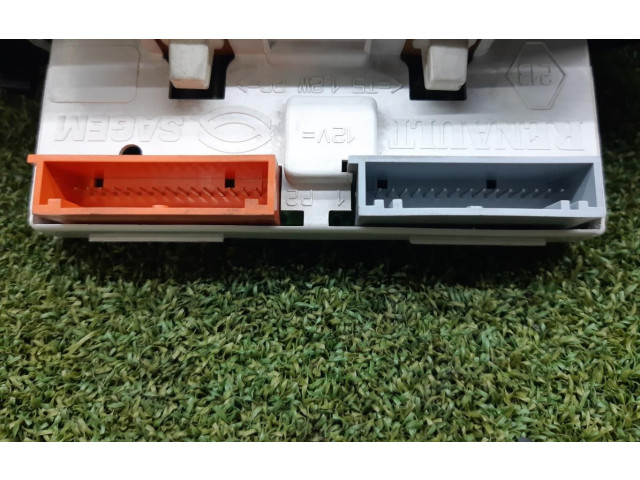 Дисплей    P7700436307   Renault Clio II