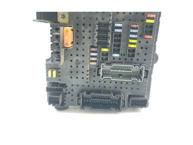 Блок предохранителей 30728512   Volvo XC90    