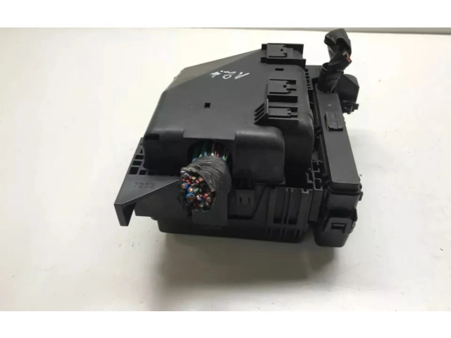 Блок предохранителей 307040343 Mitsubishi Outlander