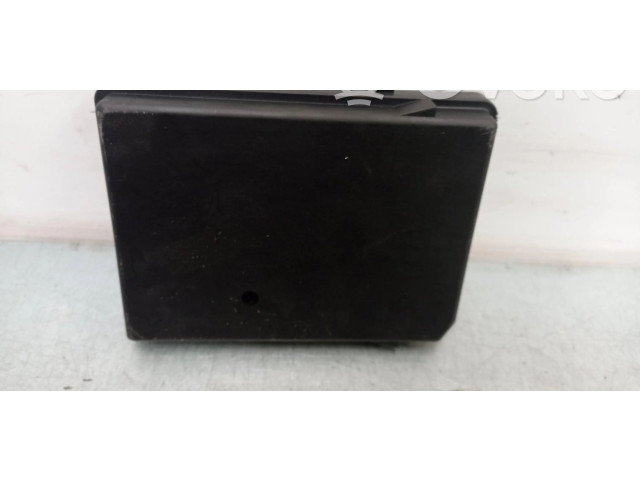 Pojistková skříňka 284B71965R Renault Sandero 2023