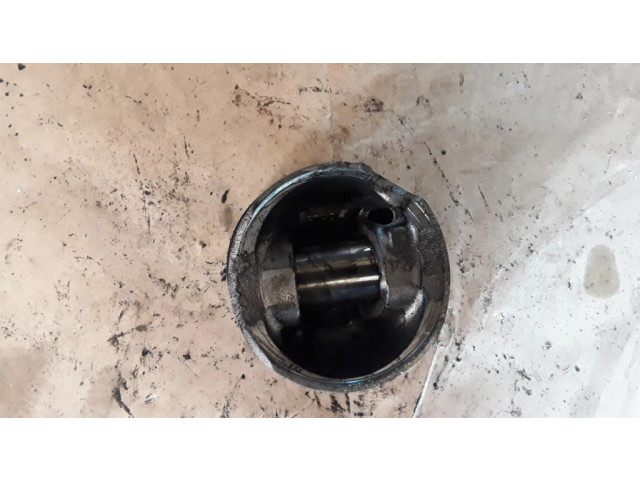 Píst Dodge Avenger pro naftový motor 2.0