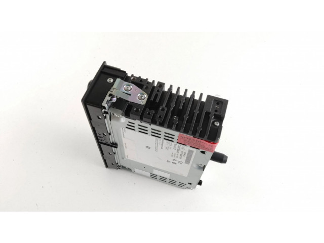 Радио/ проигрыватель CD/DVD / навигация