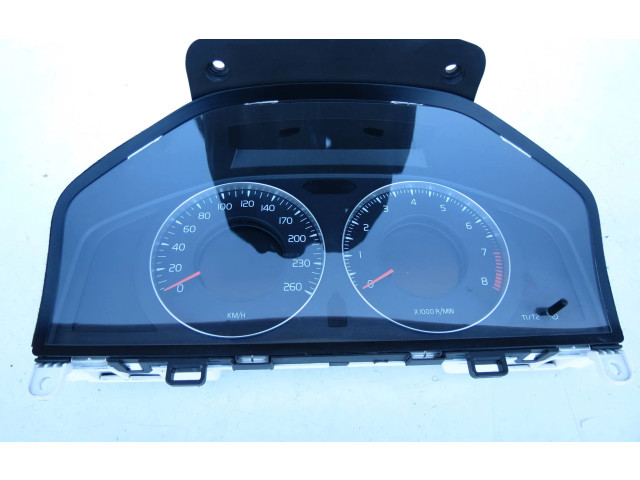 Панель приборов 30786622 Volvo V70