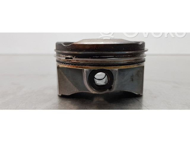 Píst 1310124050 Toyota Corolla E160 E170 M20A