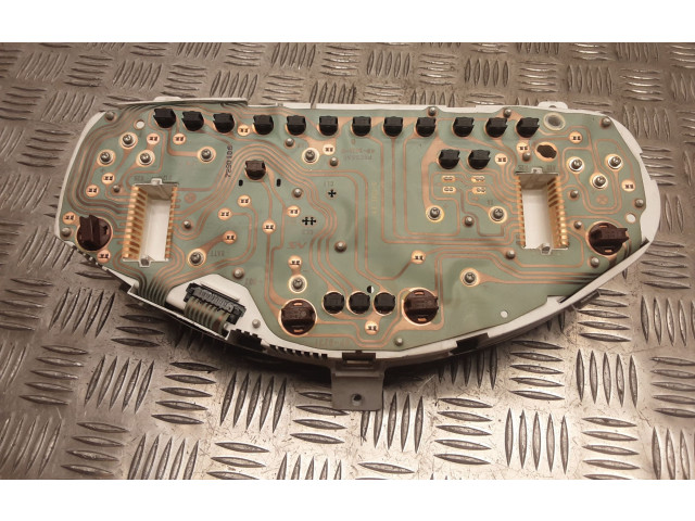 Панель приборов MR308402 Mitsubishi Carisma