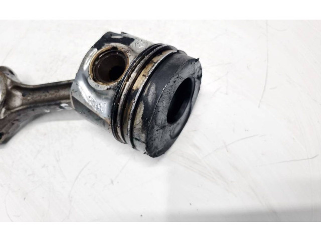 Поршень с шатуном Audi A3 S3 8L