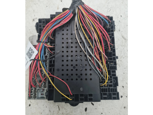 Блок предохранителей 8676286, 8676286 Volvo V70
