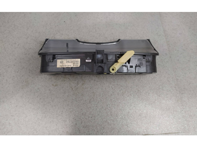 Přístrojová deska Opel Zafira A 2000 09228762ER