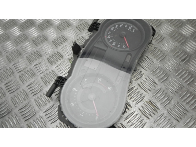 Панель приборов 8200582702   Renault Clio III       