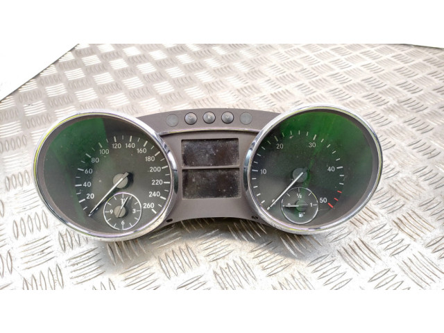 Přístrojová deska Mercedes-Benz R W251 2007 A2515401848, 003042