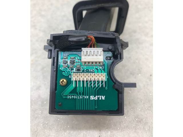 Ручка стеклоочистителей 8691545, 03W25D Volvo V70