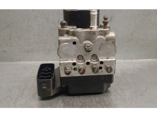 Блок АБС 4454053020, 4405053040 Lexus IS 200-300 1999 - 2005 года