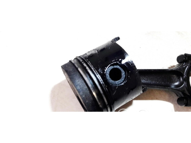 Píst 262 Hyundai Lantra II pro naftový motor 1.9