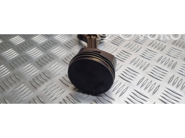  Поршень с шатуном AGN   Audi A3 S3 8L  