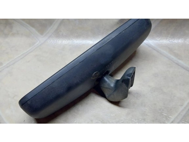 Зеркало заднего вида (в салоне)