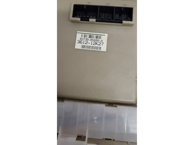   Pojistková skříňka 8273005680A   Toyota Avensis T270 2013