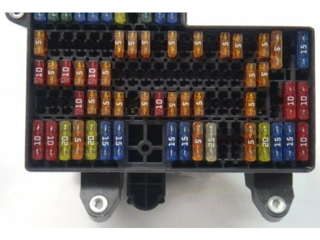 Блок предохранителей  3250300   Volkswagen Phaeton    