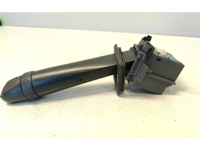 Ручка стеклоочистителей    Volvo V70