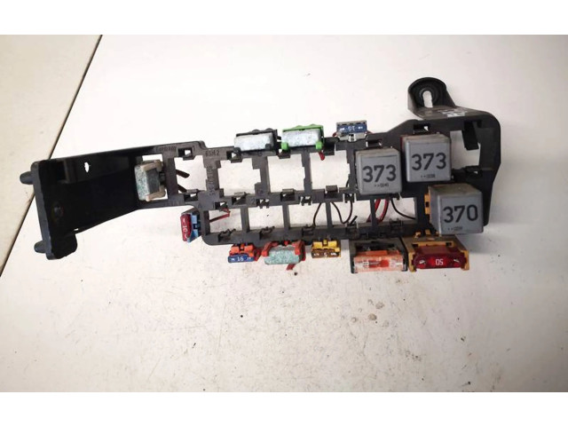 Блок предохранителей 8d1937545 Skoda Superb B5 (3U)