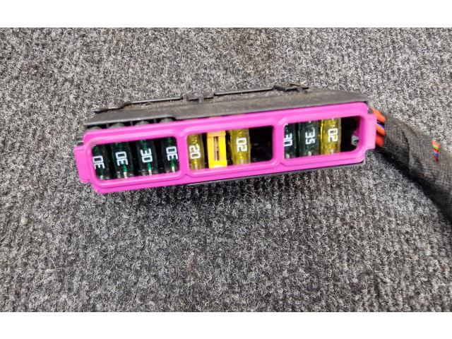 Pojistková skříňka 8K0941824D Audi Q7 4M 2019