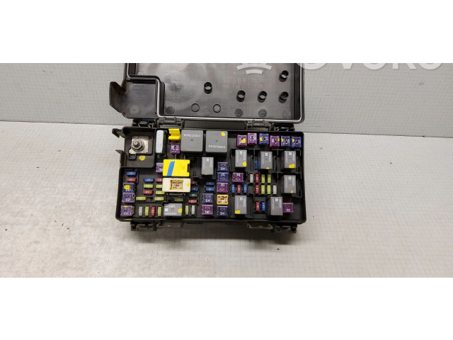 Блок предохранителей  68089320AD, WK032040I3   Jeep Grand Cherokee    