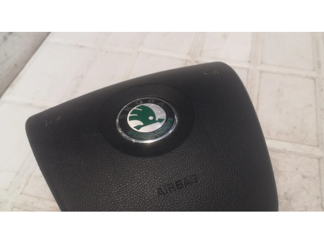 Подушка безопасности водителя 6Y0880201J, 61774050D Skoda Fabia Mk2 (5J)