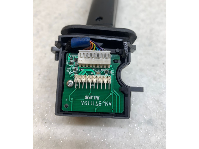 Ручка стеклоочистителей 30768101, 05W21D   Volvo V70