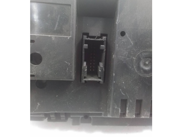 Přístrojová deska BMW 1 E81 E87 2008 102495785, 1041568