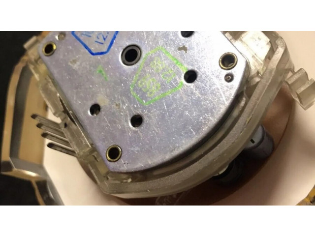 Přístrojová deska BMW 5 E34 1992 1384740.9