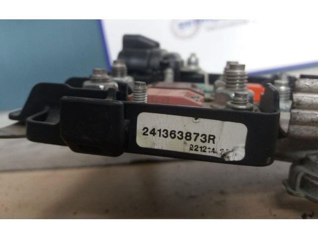 Pojistková skříňka 241363873R Renault Kangoo 2015