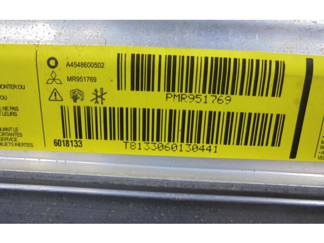 Подушка безопасности пассажира 8637A020 Mitsubishi Colt