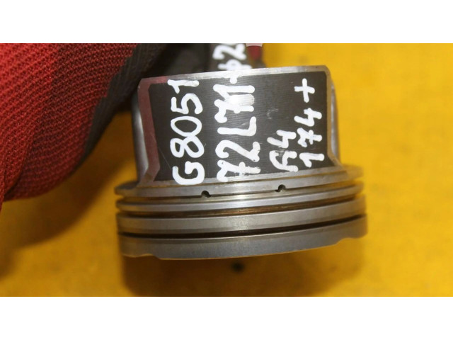 Píst 72L71 Renault Megane III