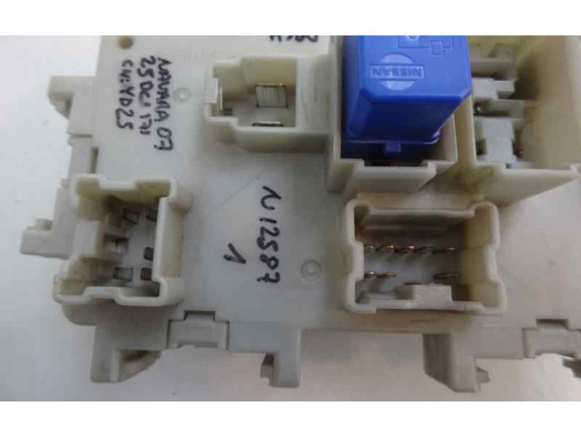 Pojistková skříňka Řídící jednotka BSM Nissan Navara 2007