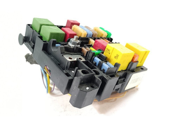 Блок предохранителей 9804848480 Peugeot 2008 I