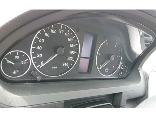 Панель приборов    Mercedes-Benz A W169       