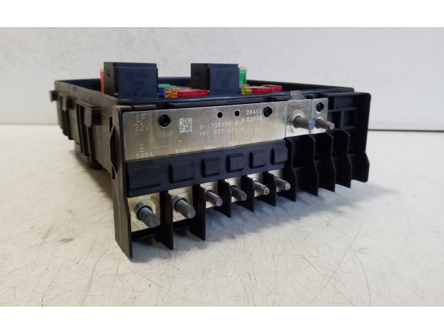 Блок предохранителей 1K0937125D, 1K0937132F Skoda Superb B6 (3T)