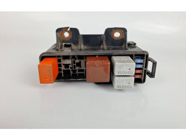 Блок предохранителей  8386P1   Toyota Corolla Verso AR10    