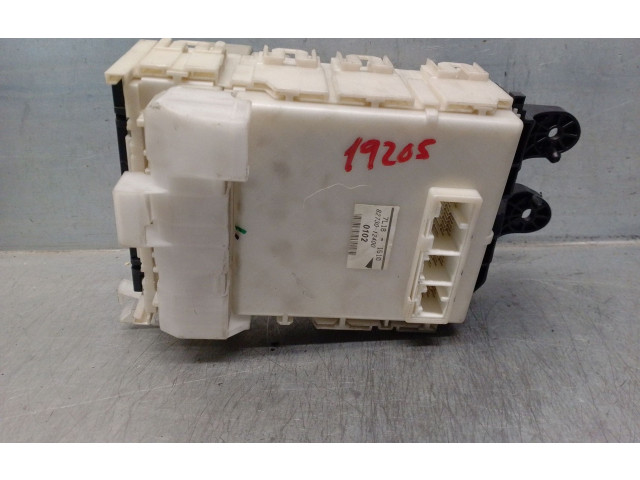 Pojistková skříňka Řídící jednotka BSM 8273012400 Toyota Corolla E140 E150 2008