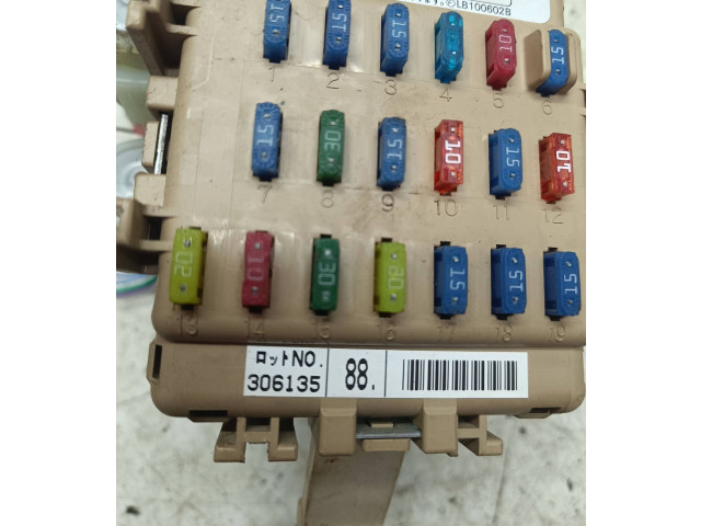 Блок предохранителей 306135   Subaru Forester SG    