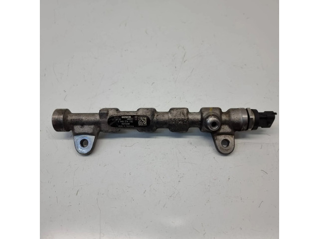 Топливная рампа 55215208, 984371 Alfa Romeo Giulietta 2.0