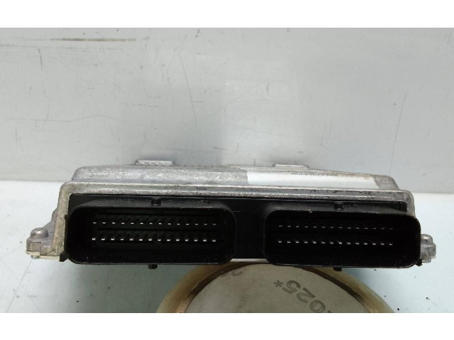 Блок управления 67R016044 Dacia Sandero