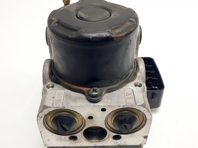 Блок АБС 1338005510, 4454053030 Lexus IS 200-300 1999-2005 года